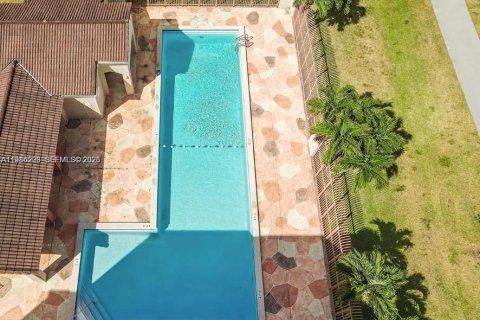 Condo in Miami, Florida, 2 bedrooms № 2059415 - photo 22