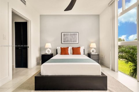 Copropriété à louer à Doral, Floride: 2 chambres, 104.98 m2 № 2256438 - photo 13
