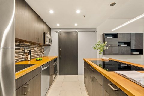 Copropriété à louer à Doral, Floride: 2 chambres, 104.98 m2 № 2256438 - photo 7