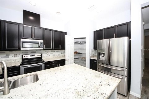 Villa ou maison à louer à Holiday, Floride: 4 chambres, 232.07 m2 № 2423803 - photo 9