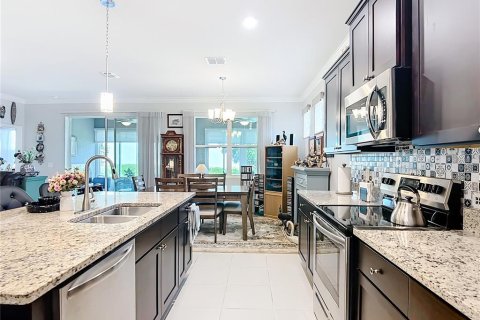 House in Ocala, Florida 4 bedrooms, 188.96 sq.m. № 1761080 - photo 13