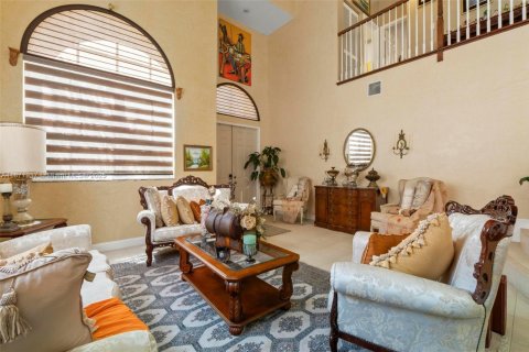 Villa ou maison à vendre à Miramar, Floride: 4 chambres, 285.86 m2 № 1921200 - photo 13