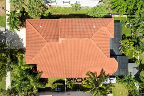 Villa ou maison à vendre à Miramar, Floride: 4 chambres, 285.86 m2 № 1921200 - photo 5
