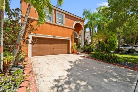 Villa ou maison à vendre à Miramar, Floride: 4 chambres, 285.86 m2 № 1921200 - photo 3