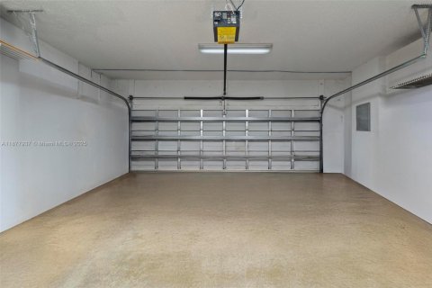 Villa ou maison à vendre à Miramar, Floride: 4 chambres, 285.86 m2 № 1921200 - photo 29