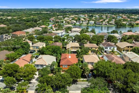 Villa ou maison à vendre à Miramar, Floride: 4 chambres, 285.86 m2 № 1921200 - photo 7