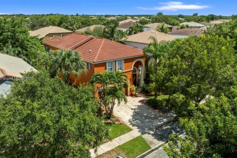 Villa ou maison à vendre à Miramar, Floride: 4 chambres, 285.86 m2 № 1921200 - photo 9