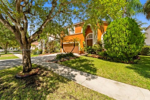 Villa ou maison à vendre à Miramar, Floride: 4 chambres, 285.86 m2 № 1921200 - photo 4