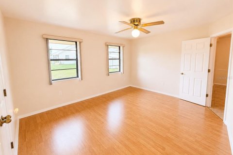 House in Sebring, Florida 3 bedrooms, 144.83 sq.m. № 2275532 - photo 25