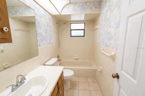 House in Sebring, Florida 3 bedrooms, 144.83 sq.m. № 2275532 - photo 16