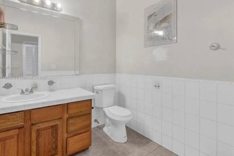 Villa ou maison à louer à Miami, Floride: 4 chambres, 289.3 m2 № 1948198 - photo 16