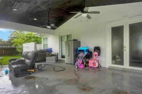 Villa ou maison à louer à Miami, Floride: 4 chambres, 289.3 m2 № 1948198 - photo 28