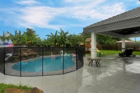 Villa ou maison à louer à Miami, Floride: 4 chambres, 289.3 m2 № 1948198 - photo 30