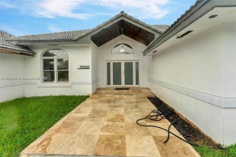 Villa ou maison à louer à Miami, Floride: 4 chambres, 289.3 m2 № 1948198 - photo 5