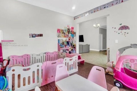 Villa ou maison à louer à Miami, Floride: 4 chambres, 289.3 m2 № 1948198 - photo 25