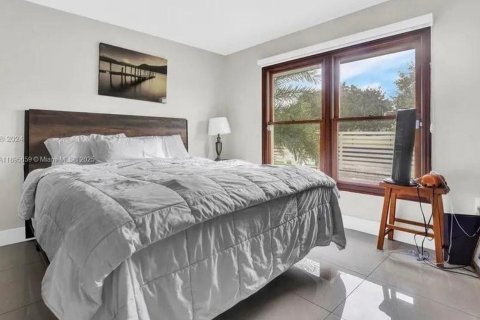 Villa ou maison à louer à Miami, Floride: 4 chambres, 289.3 m2 № 1948198 - photo 14