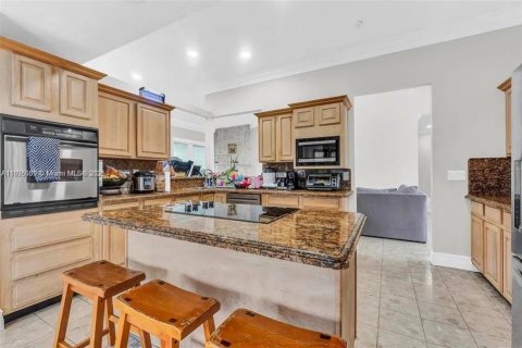 Villa ou maison à louer à Miami, Floride: 4 chambres, 289.3 m2 № 1948198 - photo 8