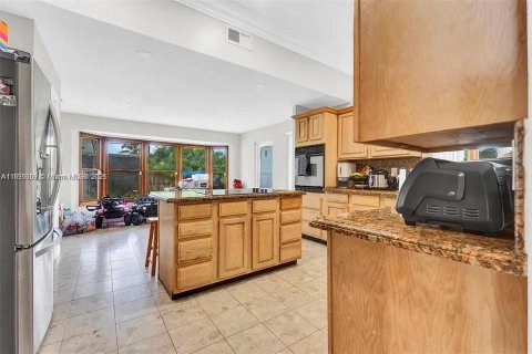 Villa ou maison à louer à Miami, Floride: 4 chambres, 289.3 m2 № 1948198 - photo 7