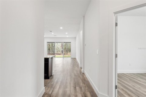 House in Weeki Wachee, Florida 4 bedrooms, 197.42 sq.m. № 1544541 - photo 6