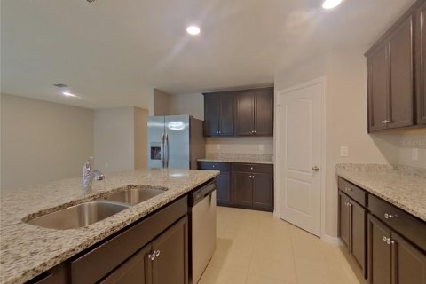 Casa en alquiler en Mascotte, Florida, 5 dormitorios, 180.6 m2 № 1911547 - foto 6