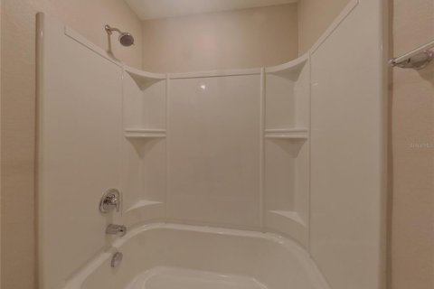 Casa en alquiler en Mascotte, Florida, 5 dormitorios, 180.6 m2 № 1911547 - foto 22