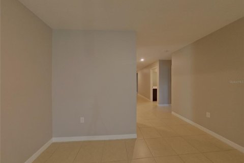 Casa en alquiler en Mascotte, Florida, 5 dormitorios, 180.6 m2 № 1911547 - foto 4