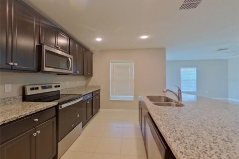 Casa en alquiler en Mascotte, Florida, 5 dormitorios, 180.6 m2 № 1911547 - foto 5