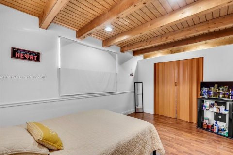 House in Hollywood, Florida 5 bedrooms, 171.68 sq.m. № 1944942 - photo 16