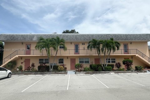 Condominio en Stuart, Florida, 2 dormitorios  № 2075606