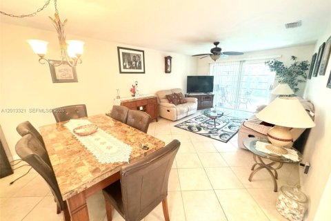 Condominio en alquiler en Stuart, Florida, 2 dormitorios, 100.15 m2 № 2075606 - foto 4