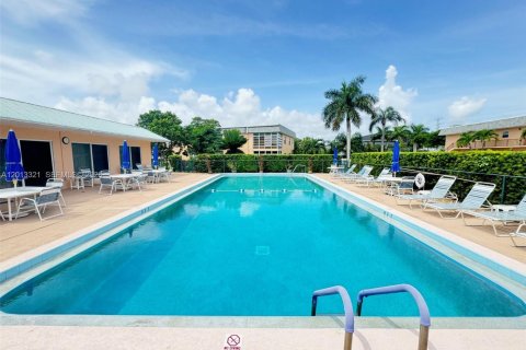 Condominio en alquiler en Stuart, Florida, 2 dormitorios, 100.15 m2 № 2075606 - foto 2