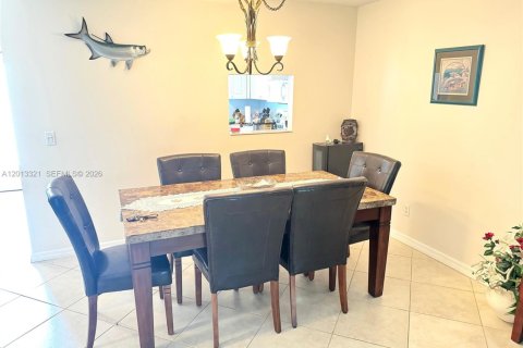 Condominio en alquiler en Stuart, Florida, 2 dormitorios, 100.15 m2 № 2075606 - foto 12