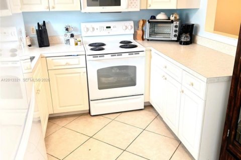 Condominio en alquiler en Stuart, Florida, 2 dormitorios, 100.15 m2 № 2075606 - foto 17