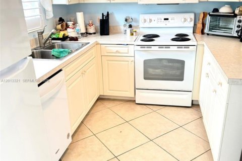 Condominio en alquiler en Stuart, Florida, 2 dormitorios, 100.15 m2 № 2075606 - foto 16