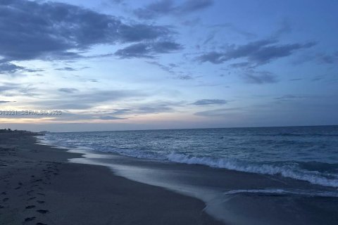 Condominio en alquiler en Stuart, Florida, 2 dormitorios, 100.15 m2 № 2075606 - foto 22