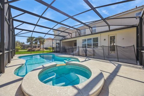 House in Davenport, Florida 13 bedrooms, 506.13 sq.m. № 2166006 - photo 29