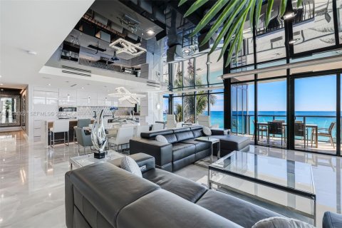 Copropriété à vendre à Hollywood, Floride: 3 chambres, 242.1 m2 № 2186237 - photo 15