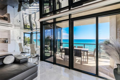Copropriété à vendre à Hollywood, Floride: 3 chambres, 242.1 m2 № 2186237 - photo 9