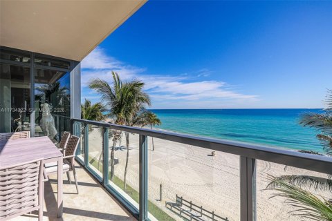 Copropriété à vendre à Hollywood, Floride: 3 chambres, 242.1 m2 № 2186237 - photo 10