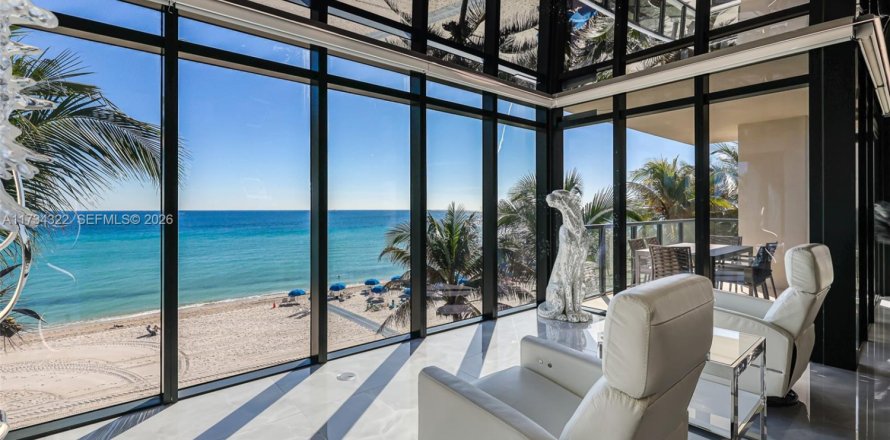 Condo à Hollywood, Floride, 3 chambres  № 2186237