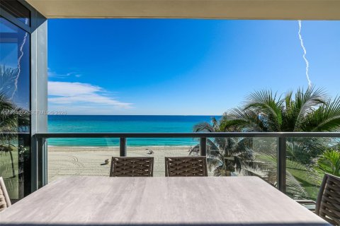 Copropriété à vendre à Hollywood, Floride: 3 chambres, 242.1 m2 № 2186237 - photo 12