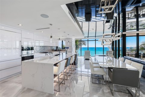Copropriété à vendre à Hollywood, Floride: 3 chambres, 242.1 m2 № 2186237 - photo 14