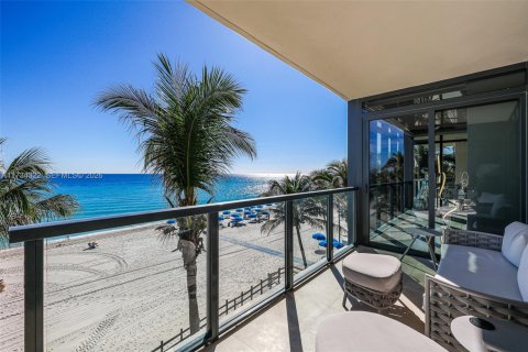 Copropriété à vendre à Hollywood, Floride: 3 chambres, 242.1 m2 № 2186237 - photo 24