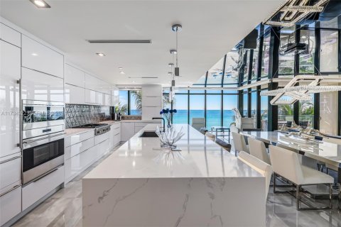 Copropriété à vendre à Hollywood, Floride: 3 chambres, 242.1 m2 № 2186237 - photo 25