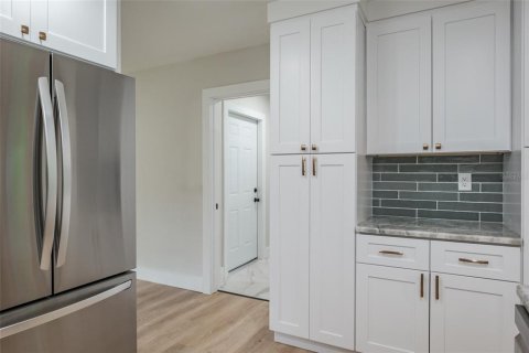 Casa en venta en Clearwater, Florida, 2 dormitorios, 88.26 m2 № 2425265 - foto 13