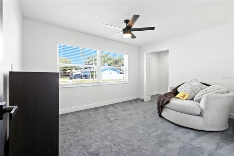 House in Pinellas Park, Florida 4 bedrooms, 155.24 sq.m. № 1829052 - photo 28
