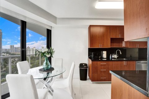 Copropriété à louer à Aventura, Floride: 2 chambres, 167.22 m2 № 2053801 - photo 20