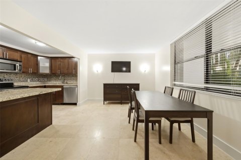Copropriété à vendre à Aventura, Floride: 3 chambres, 129.69 m2 № 2192501 - photo 11