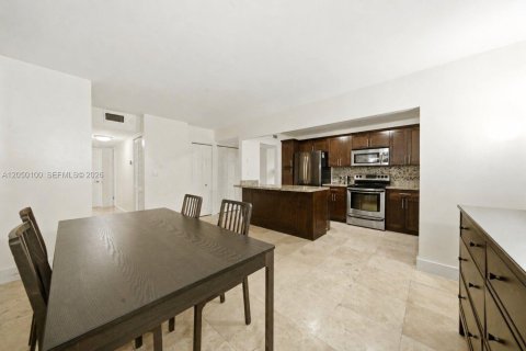 Copropriété à vendre à Aventura, Floride: 3 chambres, 129.69 m2 № 2192501 - photo 15