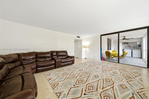 Copropriété à vendre à Aventura, Floride: 3 chambres, 129.69 m2 № 2192501 - photo 18